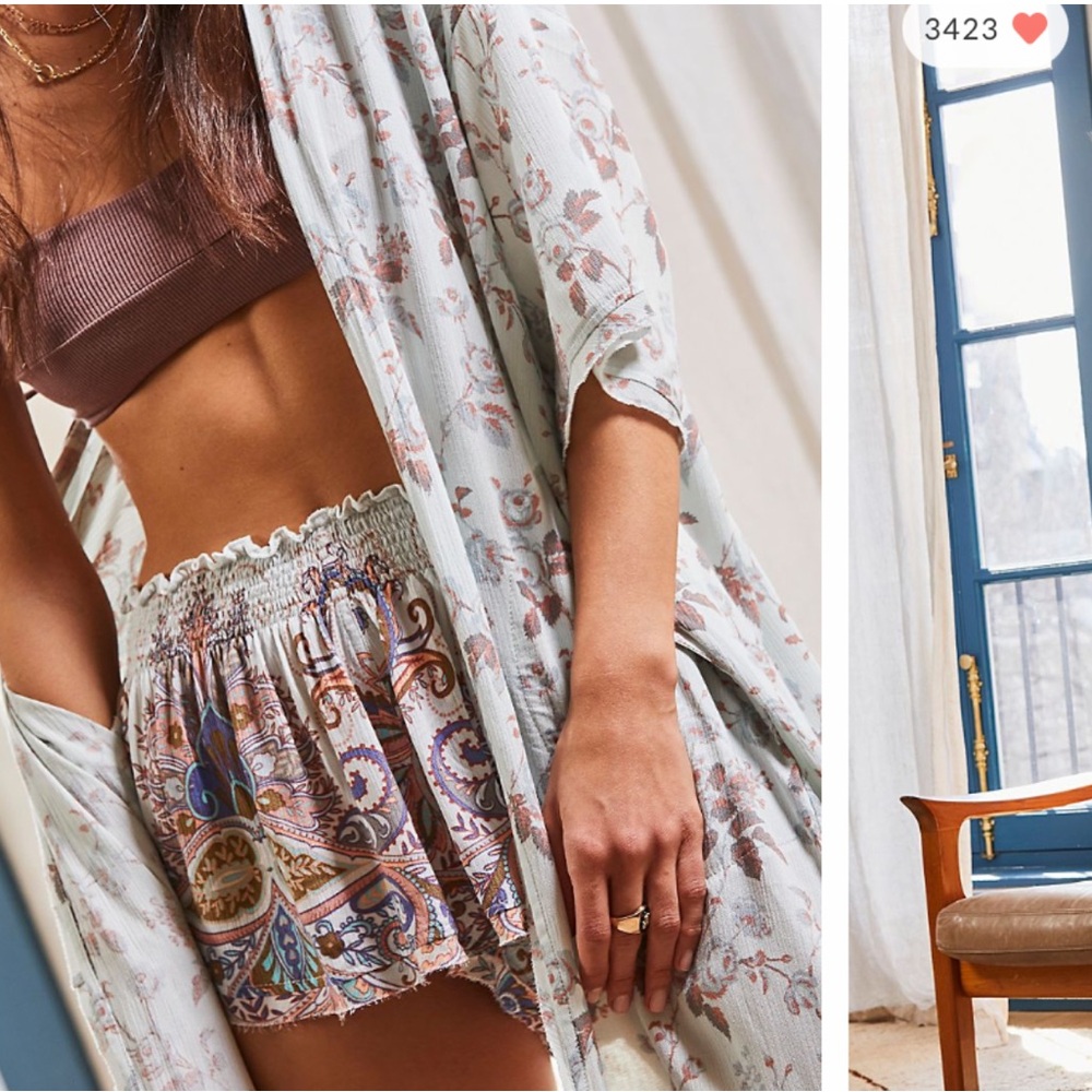 FREE PEOPLE BALI PIXIE LOUNGE SET IN MOONDANCE COMBO 2-PIECES ROBE AND SHORTS S - Picture 3 of 9